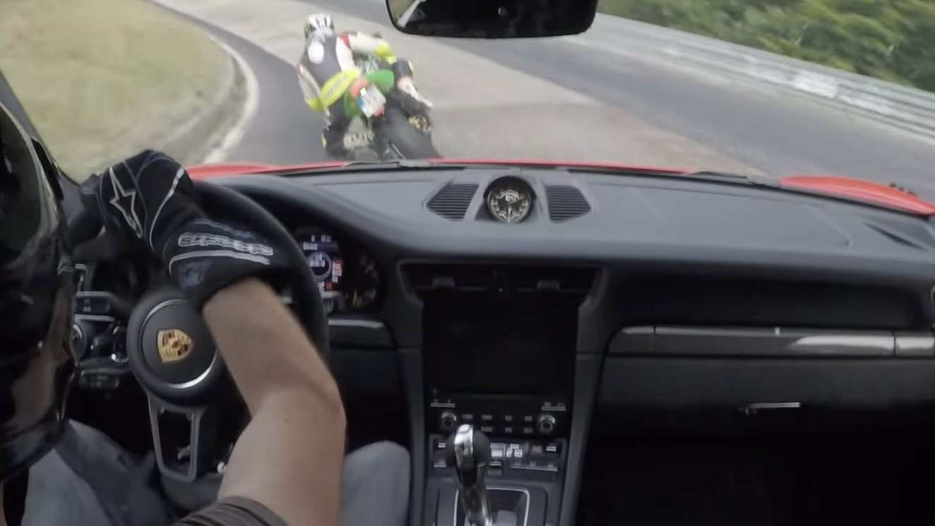 Porsche 911 GT3 vs Kawasaki ZX-10R